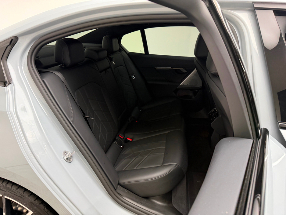 2025 BMW 5 Series 530E M SPORT €71,990