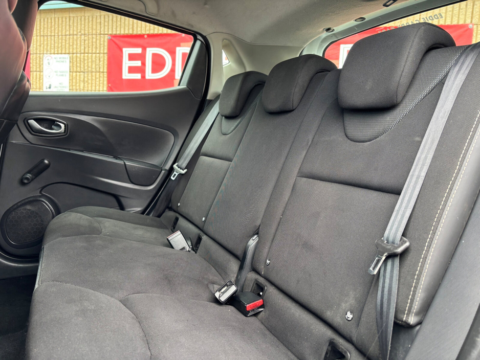 2015 Renault Clio - image 10