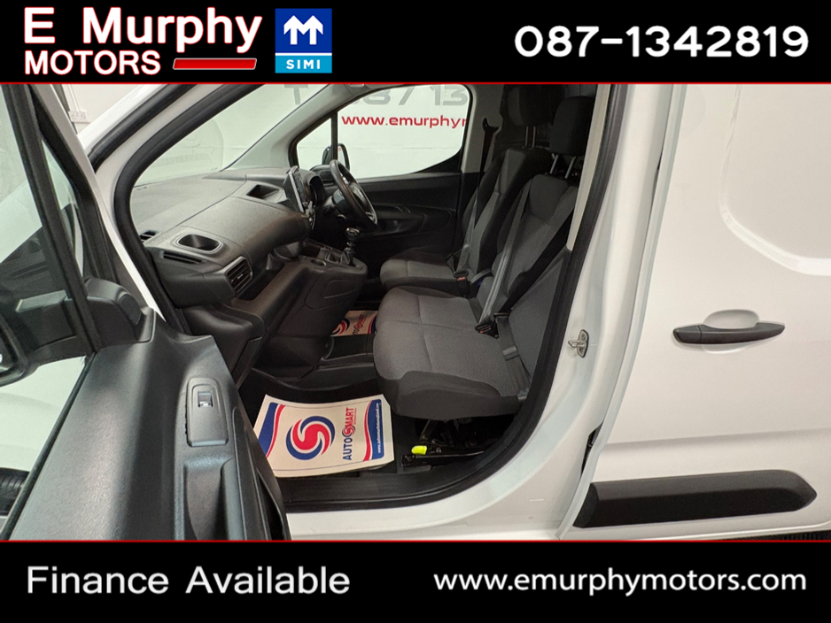 2022 Citroen Berlingo - image 10