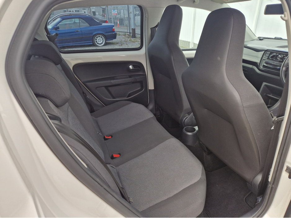 2015 Volkswagen up! - image 18