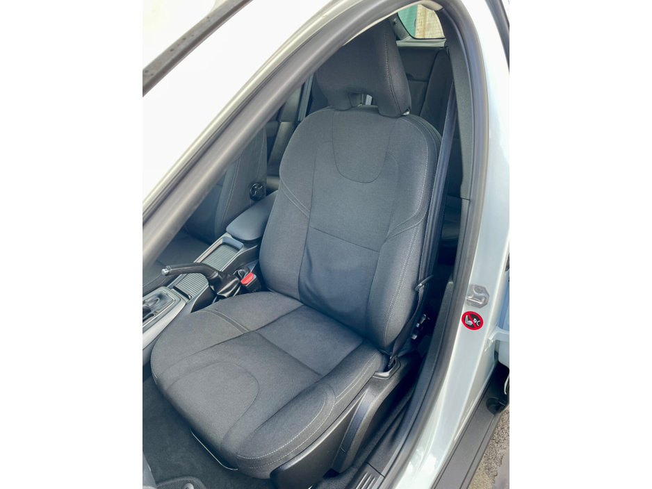 2015 Volvo V40 - image 20