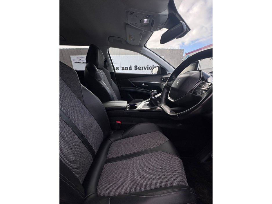 2019 Peugeot 5008 - image 16