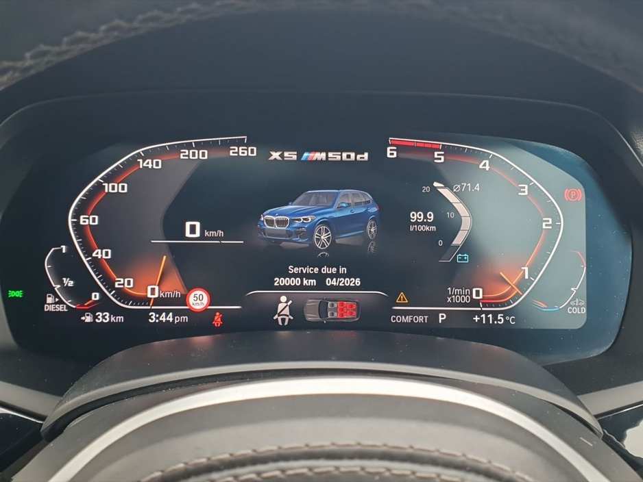 2019 BMW X5 - image 6