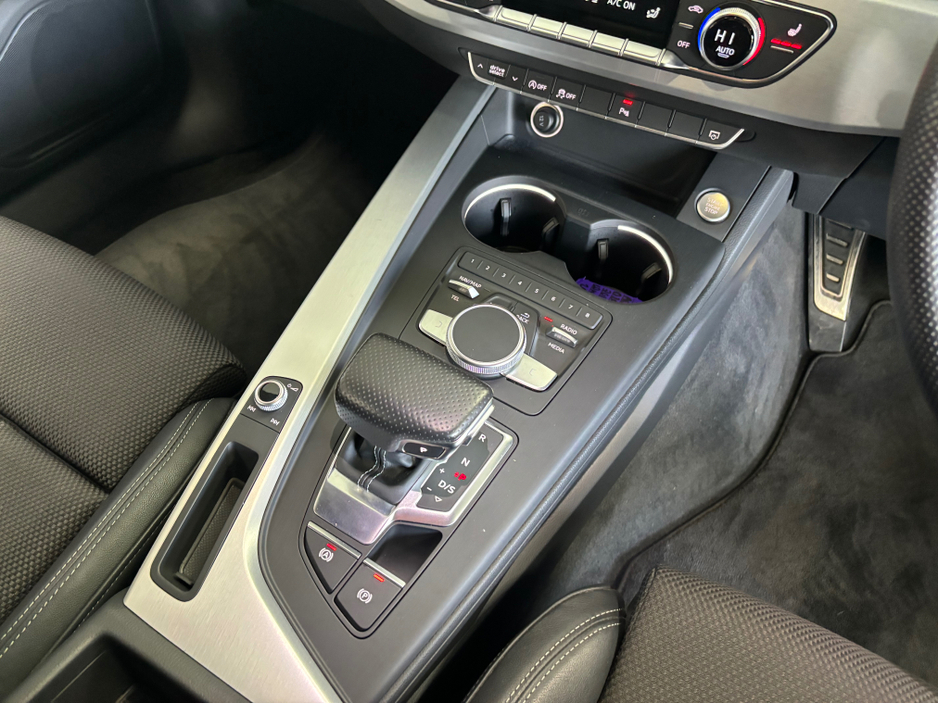 2017 Audi A4 - image 12