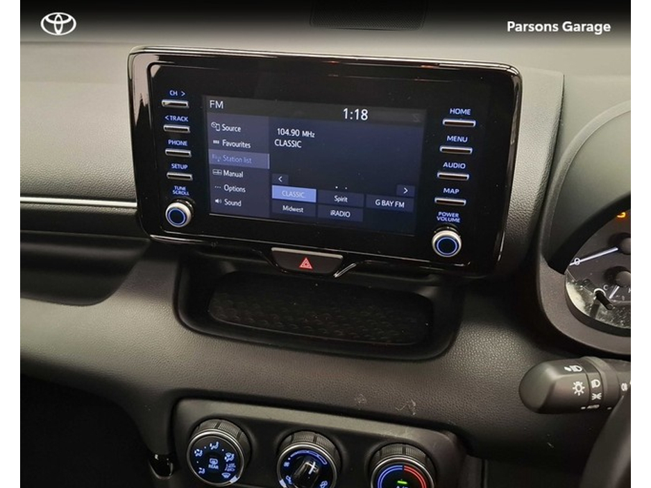 2024 Toyota Yaris - image 10