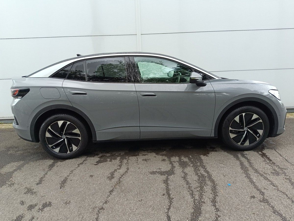 2025 Volkswagen ID.5 - image 2