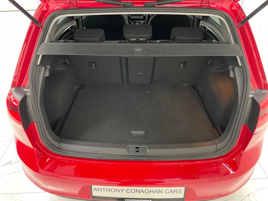 2014 Volkswagen Golf - image 4