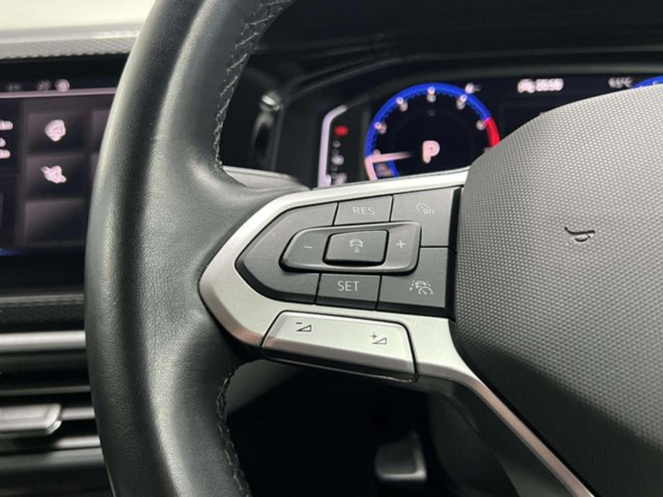 2022 Volkswagen Polo - image 6