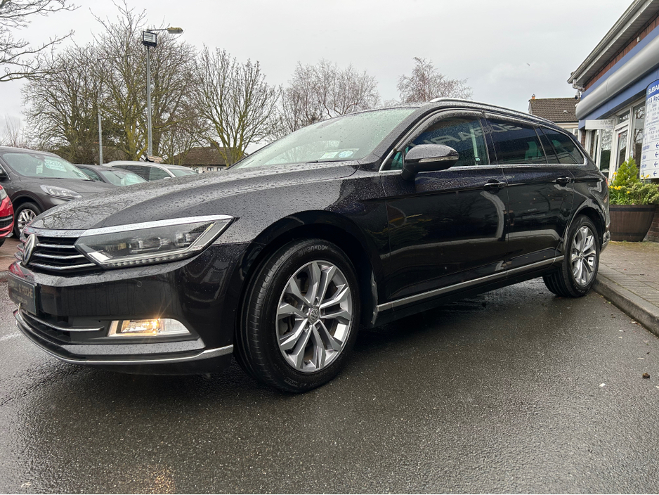 2016 Volkswagen Passat - image 5