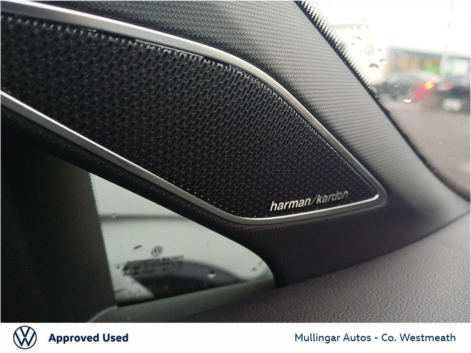 2024 Volkswagen Golf GOLF R-LINE 2.0TDI 150HP (EXTRAS) €41,950