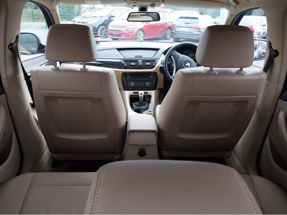 2011 BMW X1 - image 14
