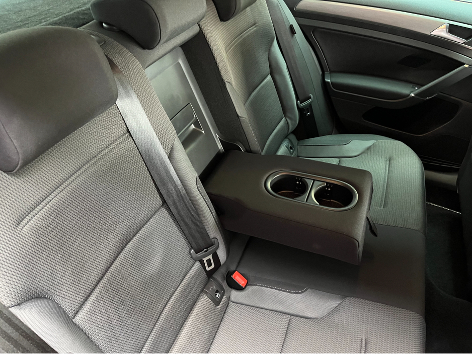 2017 Volkswagen Golf - image 12