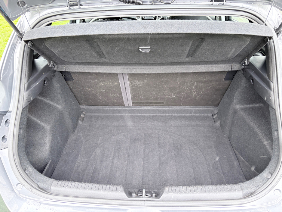 2013 Hyundai i30 - image 14