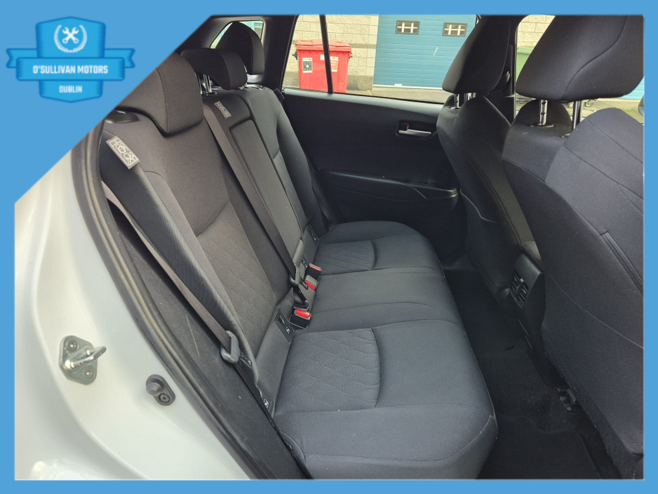 2023 Toyota Corolla CROSS LUNA 1.8 4DR AUTO €29,499