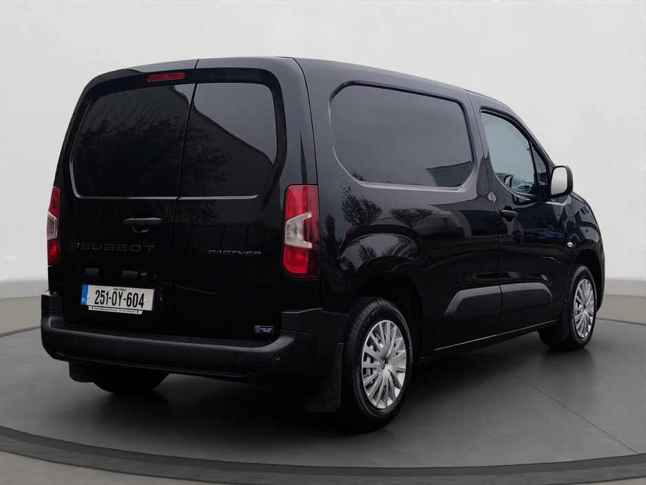 2025 Peugeot Partner - image 6
