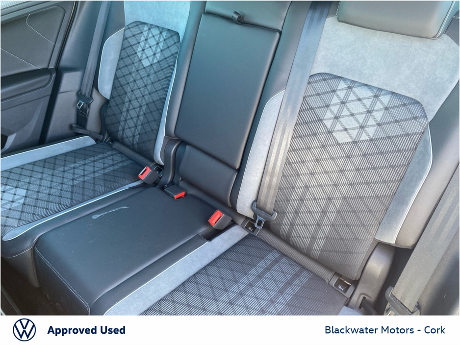 2024 Volkswagen Tiguan - image 25