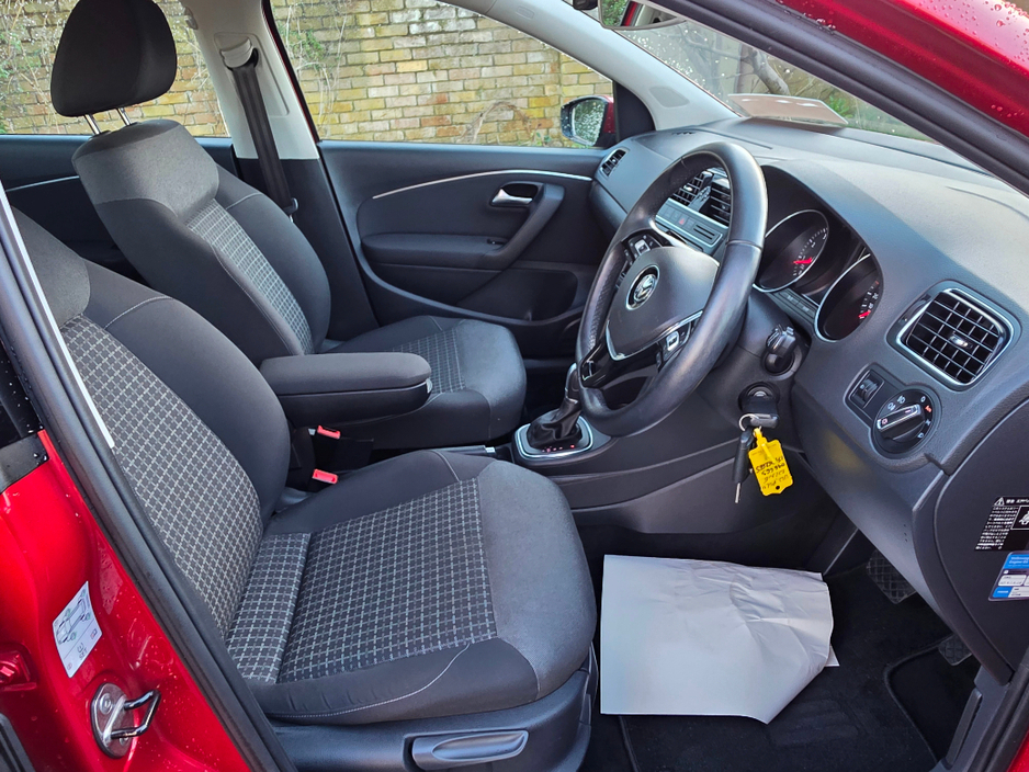 2015 Volkswagen Polo Auto €10,950