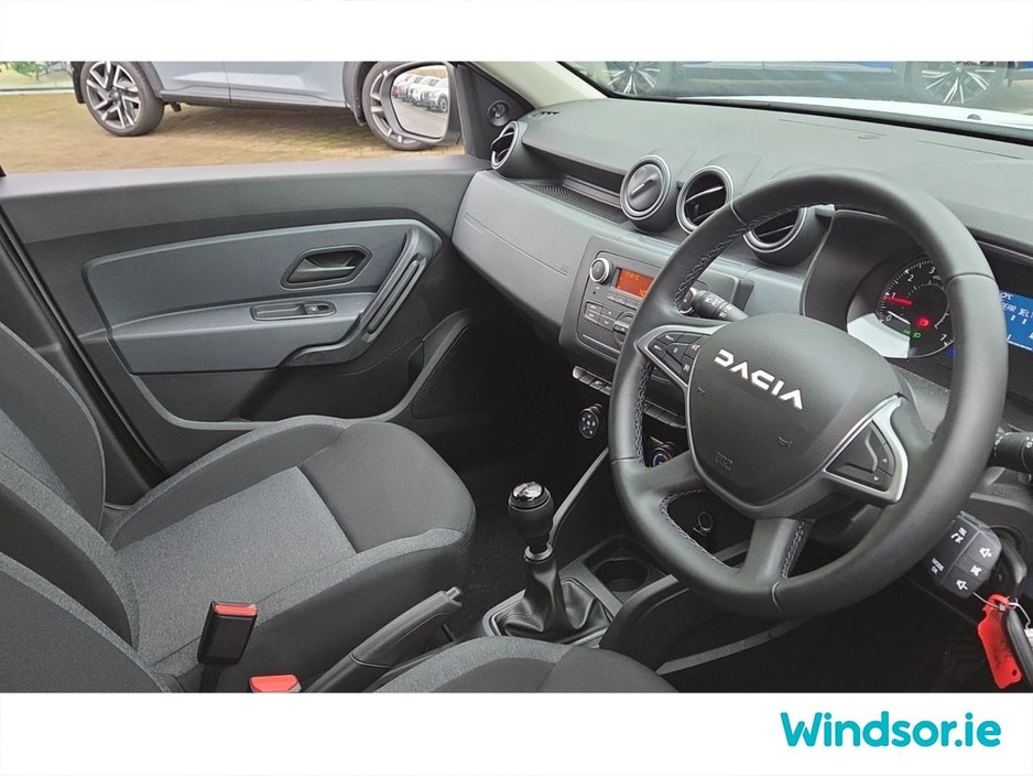 2024 Dacia Duster - image 9