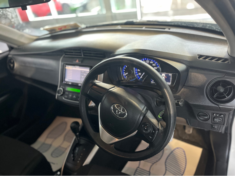 2017 Toyota Corolla - image 13