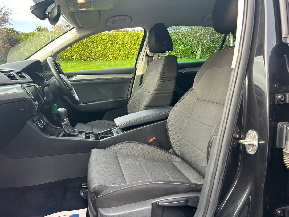 2016 Skoda Superb - image 17