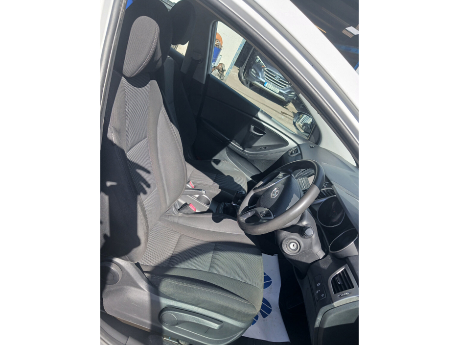 2015 Hyundai i30 - image 11