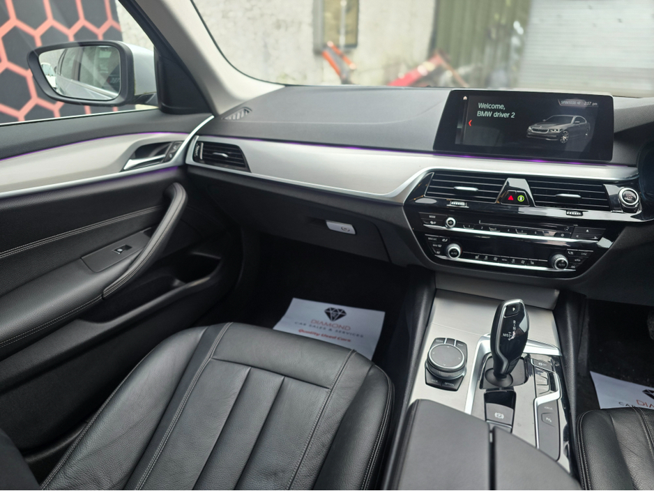 2019 BMW 5 Series - image 17