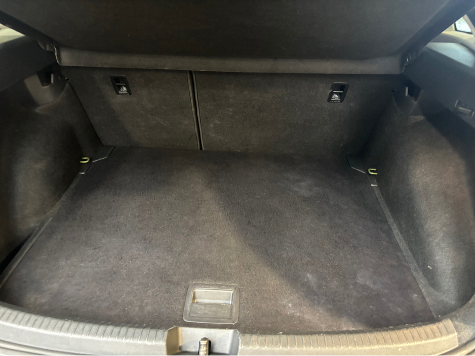 2022 Volkswagen Taigo - image 8