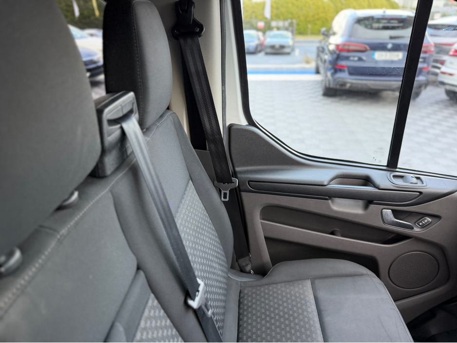 2021 Ford Transit Custom Kombi - image 26