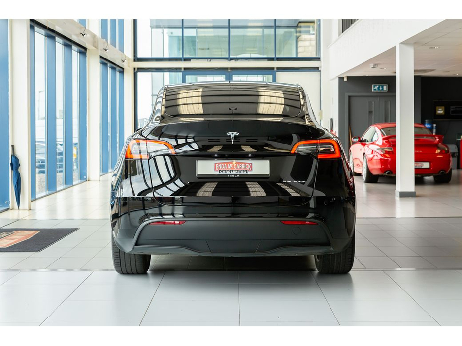 2022 Tesla Model Y - image 9