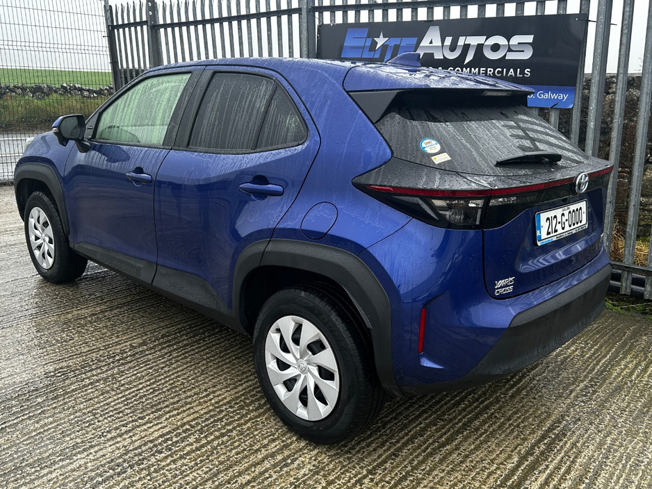 2021 Toyota Yaris Cross - image 3