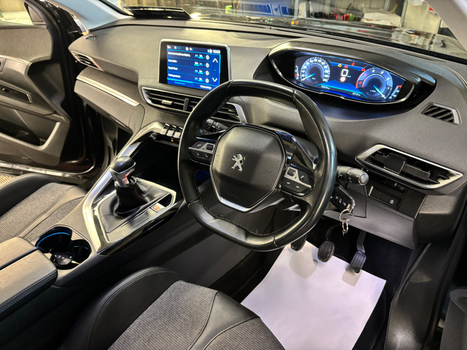 2020 Peugeot 3008 - image 8