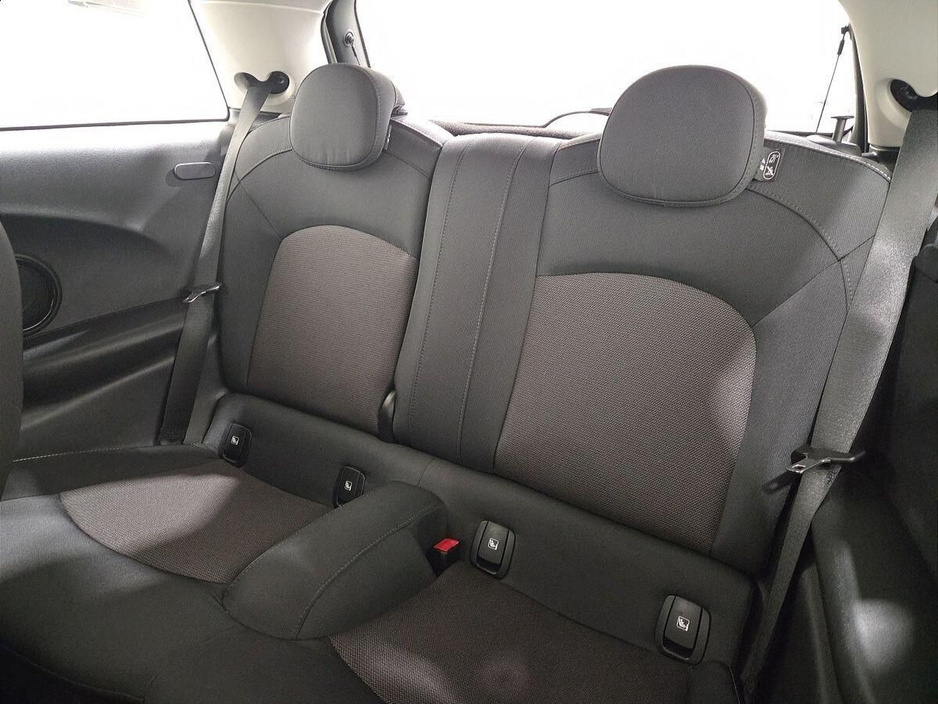 2021 MINI Hatch - image 22