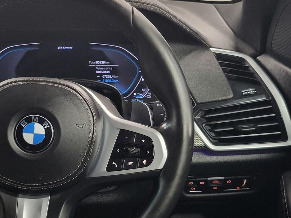 2021 BMW X5 - image 17