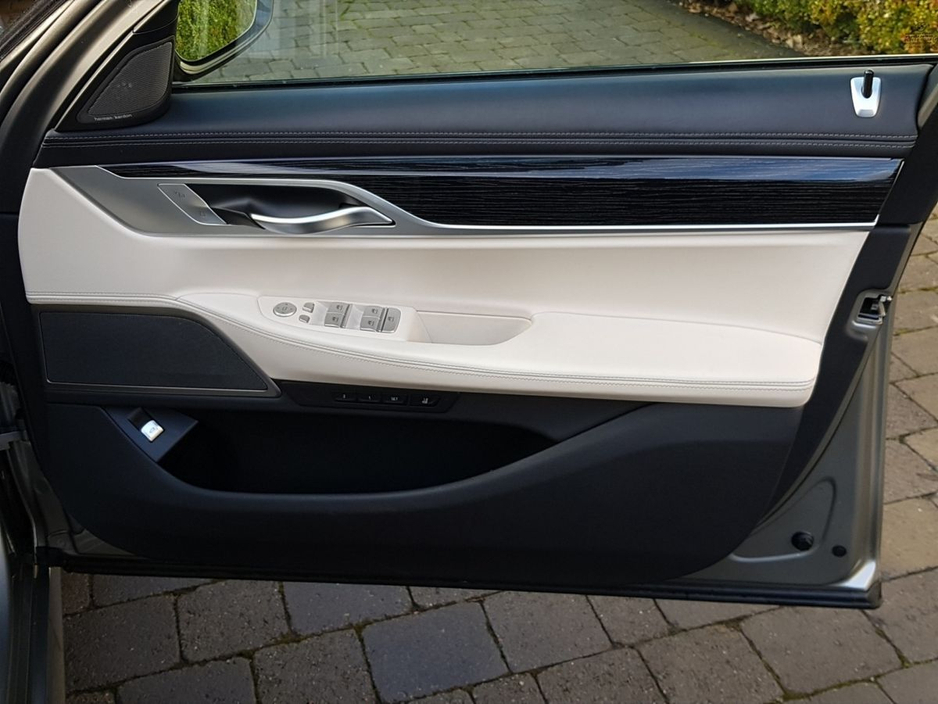 2022 BMW 7 Series 745e M Sport €63,995