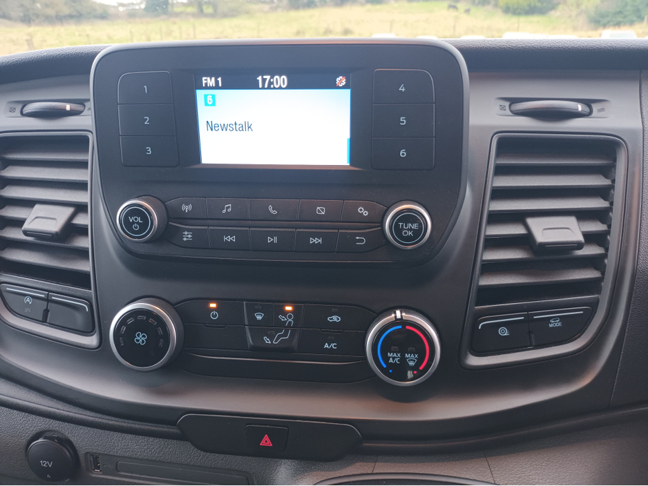 2021 Ford Transit Custom - image 12