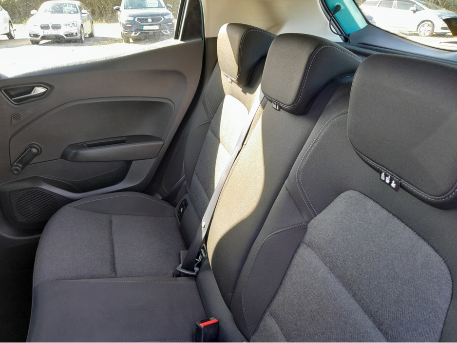 2022 Renault Clio - image 19