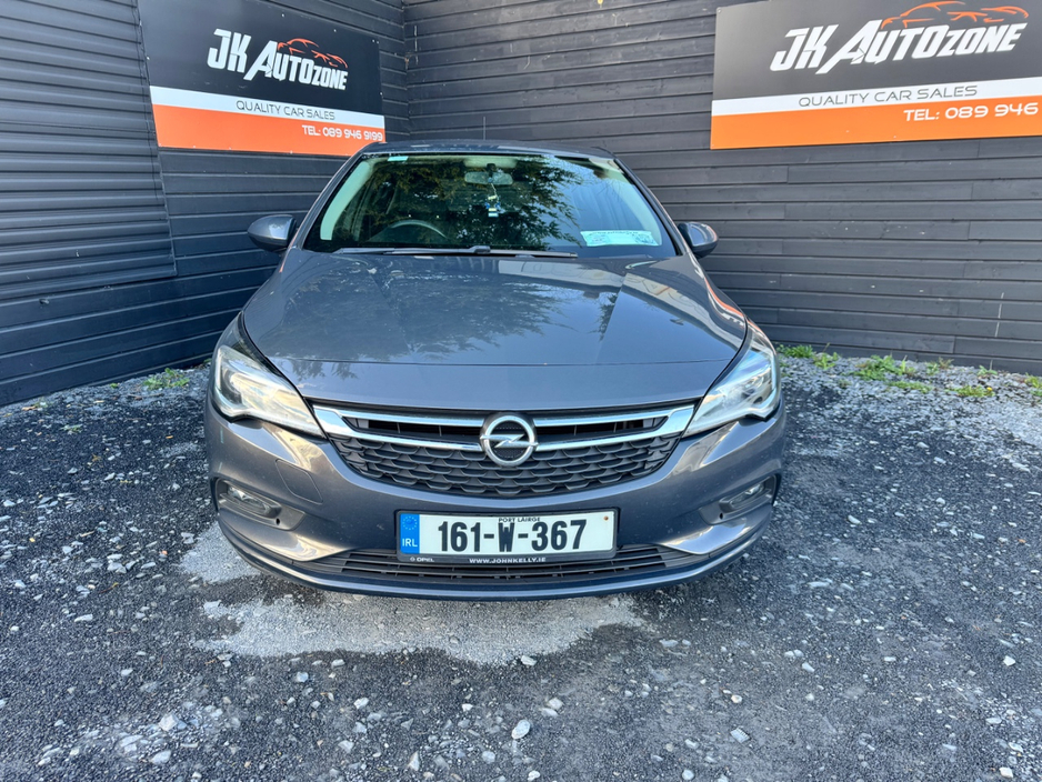 2016 Opel Astra - image 2