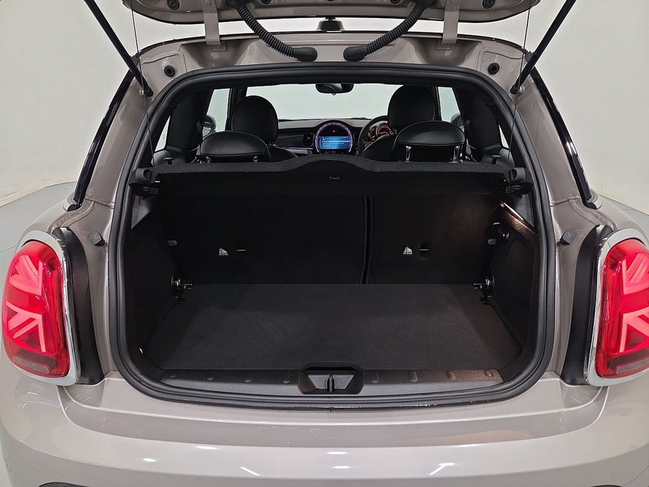 2023 MINI Hatch COOPER Cooper Exclusive Auto