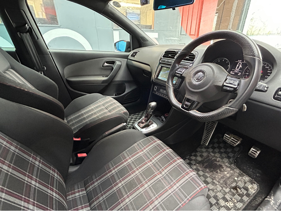 2014 Volkswagen Polo - image 5