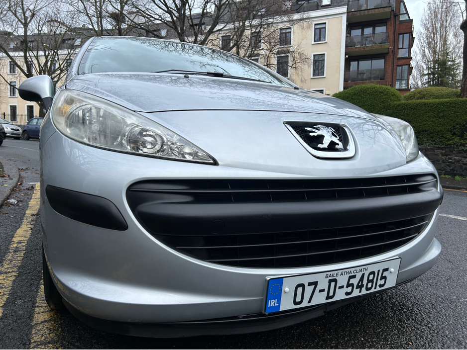 2007 Peugeot 207 - image 3