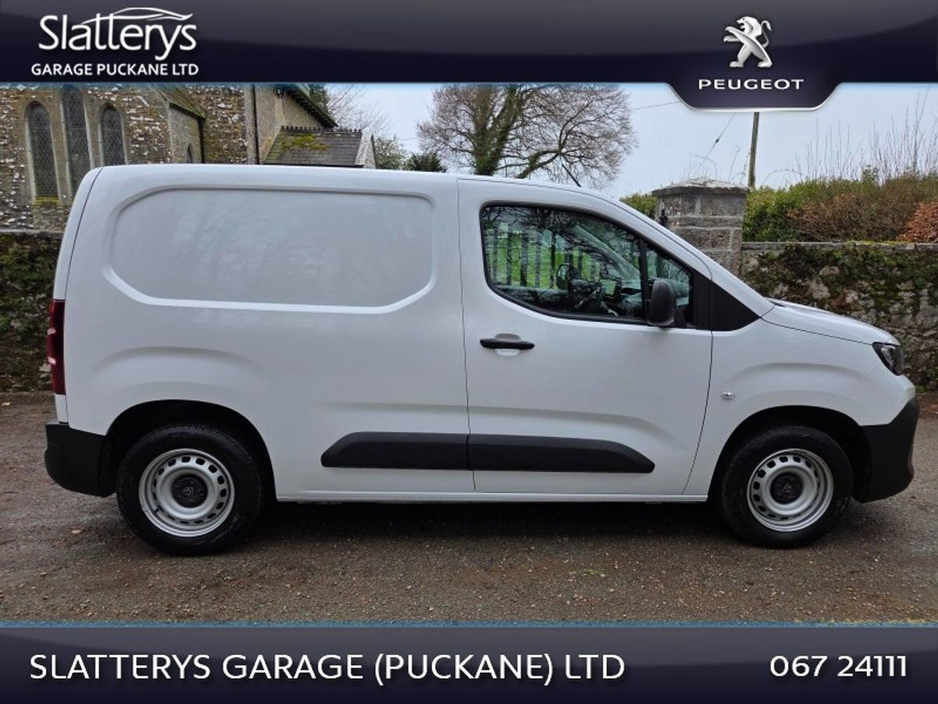 2025 Peugeot Partner - image 6