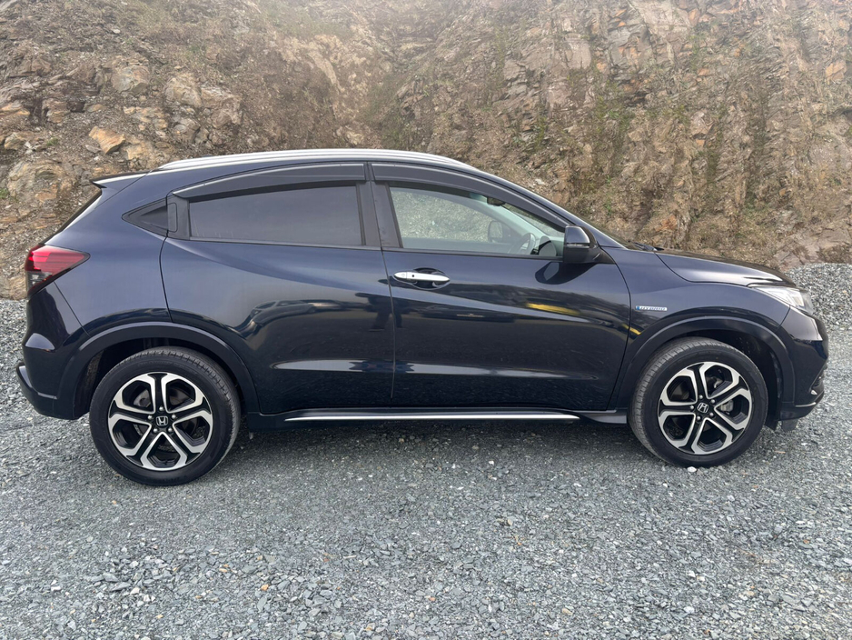 2020 Honda Vezel - image 2