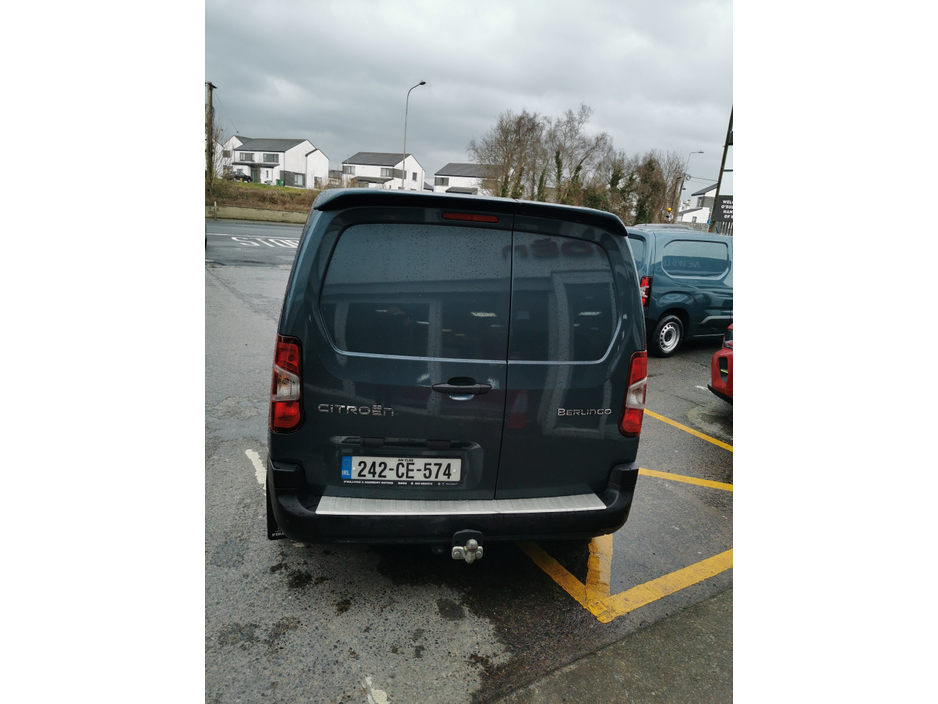 2024 Citroen Berlingo LX PLUS BLUEHDI 100 M