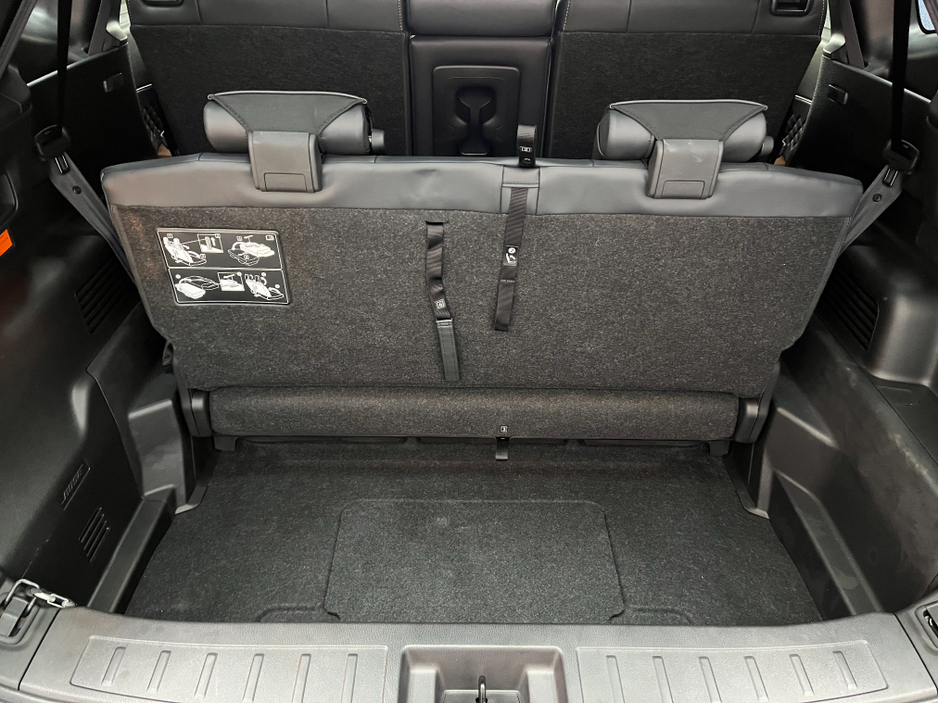 2024 Mitsubishi Outlander - image 8