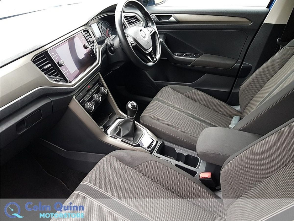 2020 Volkswagen T-Roc - image 8