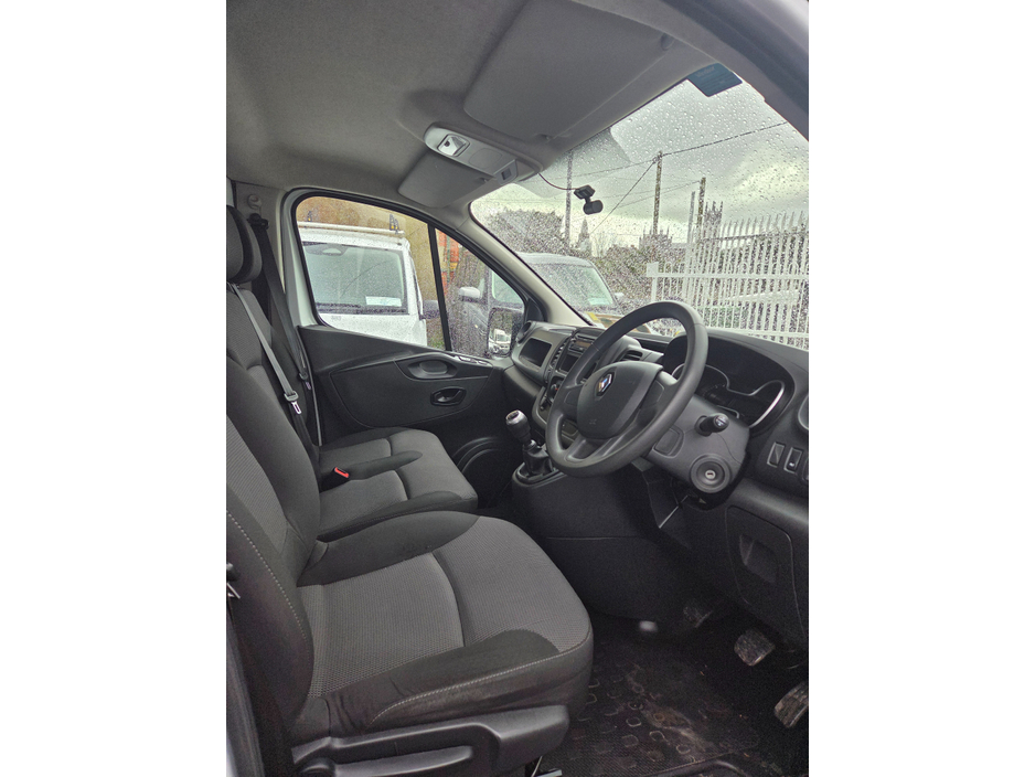 2021 Renault Trafic LL30 ENERGY DCI 120 BUSINESS P €16,500