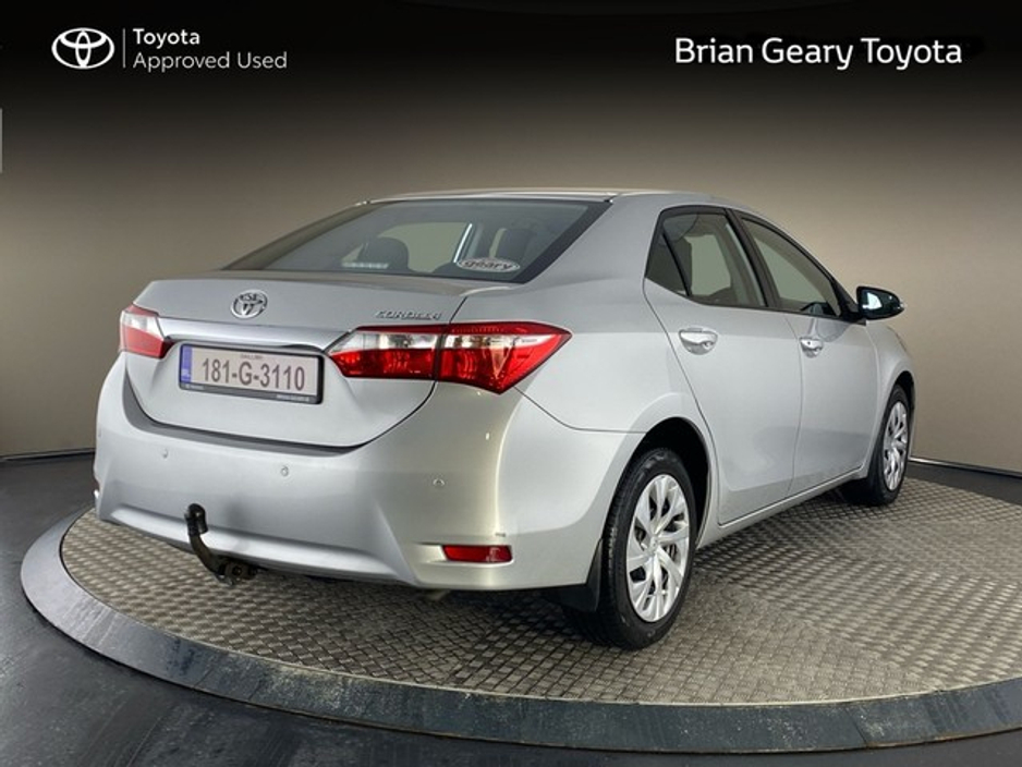 2018 Toyota Corolla - image 2