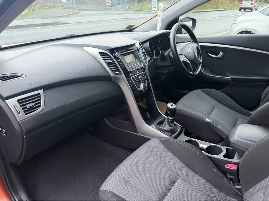 2016 Hyundai i30 - image 11