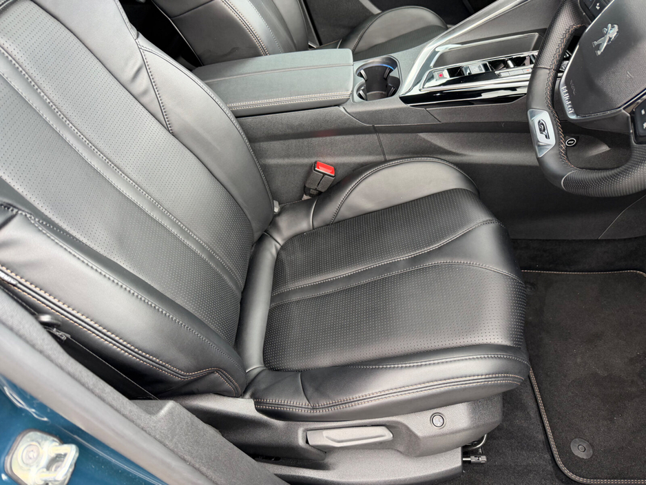2025 Peugeot 5008 - image 6