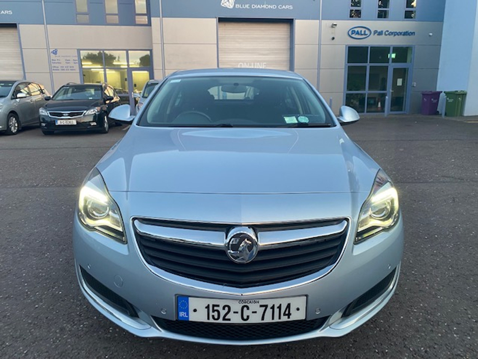 2015 Opel Insignia - image 2